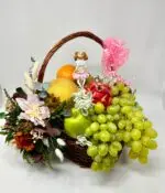 Cesta Gourmet de Fruta y Flores Preservadas