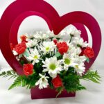 Corazón Burdeos de Margaritas y Claveles