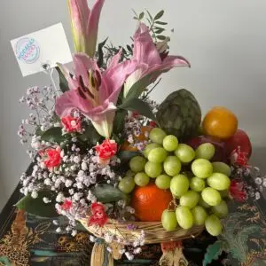 Frutero con Liliums Rosas