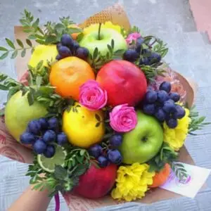 Ramo de Frutas y Flores